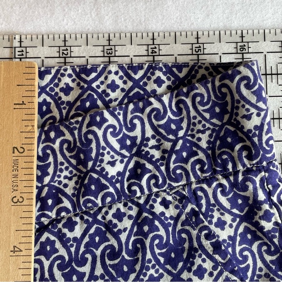 CREME FRAICHE LUXURY RESORT WEAR shorts size small blue ikat w/ pockets - Picture 4 of 6